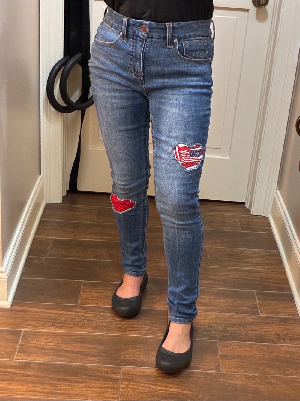 Women’s Seven7 Distressed USA Flag & Red Lace Patched Jeans, High Rise, Size 4 - Picture 3 of 16